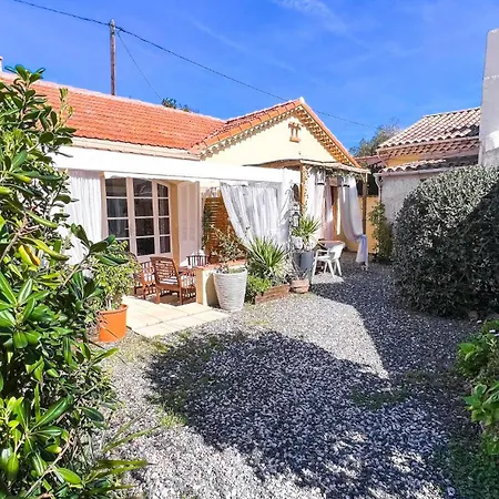 Reve D'azur En Bord De Mer, Avec Piscine Partagee, Parking Barbecue, Draps Inclus A La Nartelle Hébergement de vacances Sainte-Maxime
