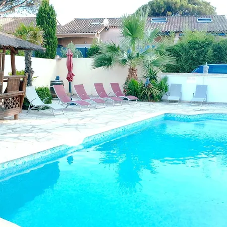 Reve D'azur En Bord De Mer, Avec Piscine Partagee, Parking Barbecue, Draps Inclus A La Nartelle Holiday home Sainte-Maxime