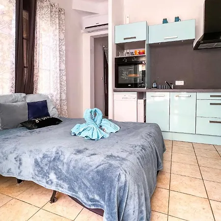 Holiday home Reve D'azur En Bord De Mer, Avec Piscine Partagee, Parking Barbecue, Draps Inclus A La Nartelle *