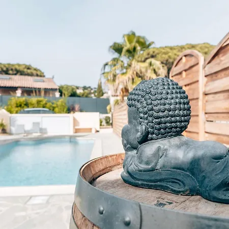 Reve D'azur En Bord De Mer, Avec Piscine Partagee, Parking Barbecue, Draps Inclus A La Nartelle Holiday home Sainte-Maxime