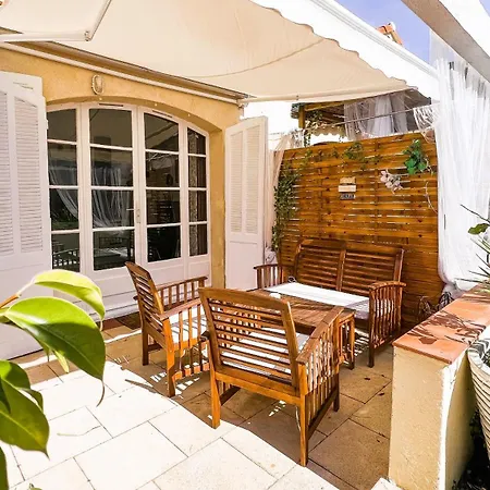 Holiday home Reve D'azur En Bord De Mer, Avec Piscine Partagee, Parking Barbecue, Draps Inclus A La Nartelle Sainte-Maxime