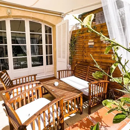Reve D'azur En Bord De Mer, Avec Piscine Partagee, Parking Barbecue, Draps Inclus A La Nartelle Holiday home Sainte-Maxime
