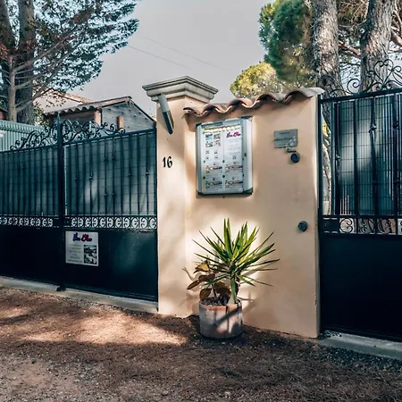 Reve D'azur En Bord De Mer, Avec Piscine Partagee, Parking Barbecue, Draps Inclus A La Nartelle *