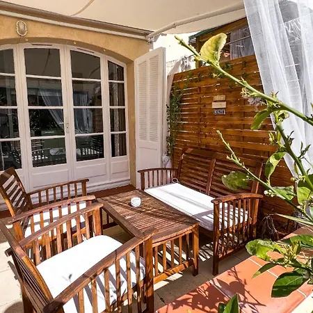 Holiday home Reve D'azur En Bord De Mer, Avec Piscine Partagee, Parking Barbecue, Draps Inclus A La Nartelle Sainte-Maxime