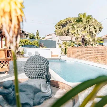 Holiday home Reve D'azur En Bord De Mer, Avec Piscine Partagee, Parking Barbecue, Draps Inclus A La Nartelle Sainte-Maxime