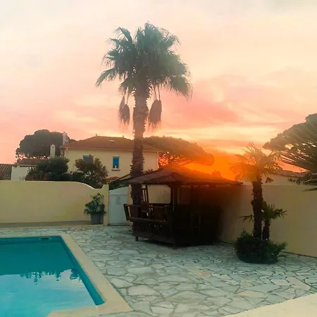 Holiday home Reve D'azur En Bord De Mer, Avec Piscine Partagee, Parking Barbecue, Draps Inclus A La Nartelle Sainte-Maxime