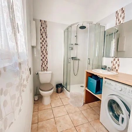 Holiday home Reve D'azur En Bord De Mer, Avec Piscine Partagee, Parking Barbecue, Draps Inclus A La Nartelle Sainte-Maxime