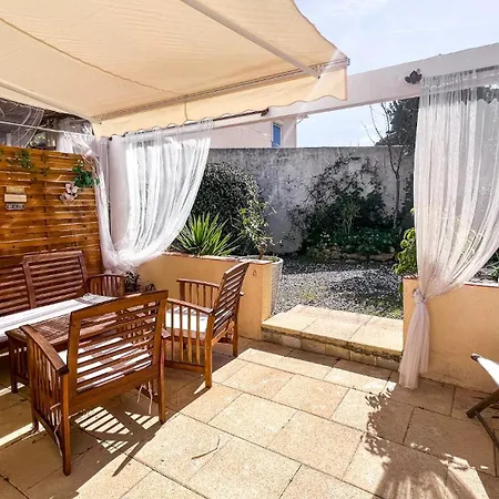 Reve D'azur En Bord De Mer, Avec Piscine Partagee, Parking Barbecue, Draps Inclus A La Nartelle