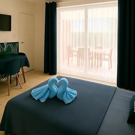Prázdninový dům Reve D'azur En Bord De Mer, Avec Piscine Partagee, Parking Barbecue, Draps Inclus A La Nartelle *