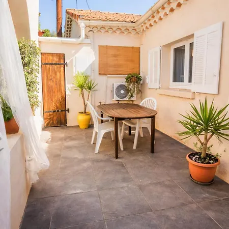 Plage de la Nartelle- Studio 20m2- Piscine partagée - parking - BBQ -calme&détente au Rêve D'Azur à quelques pas de la plage- Check-in 17h-20h maximum Сasa de vacaciones Sainte-Maxime
