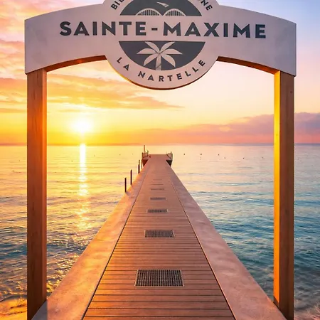 Plage de la Nartelle- Studio 20m2- Piscine partagée - parking - BBQ -calme&détente au Rêve D'Azur à quelques pas de la plage- Check-in 17h-20h maximum Сasa de vacaciones Sainte-Maxime